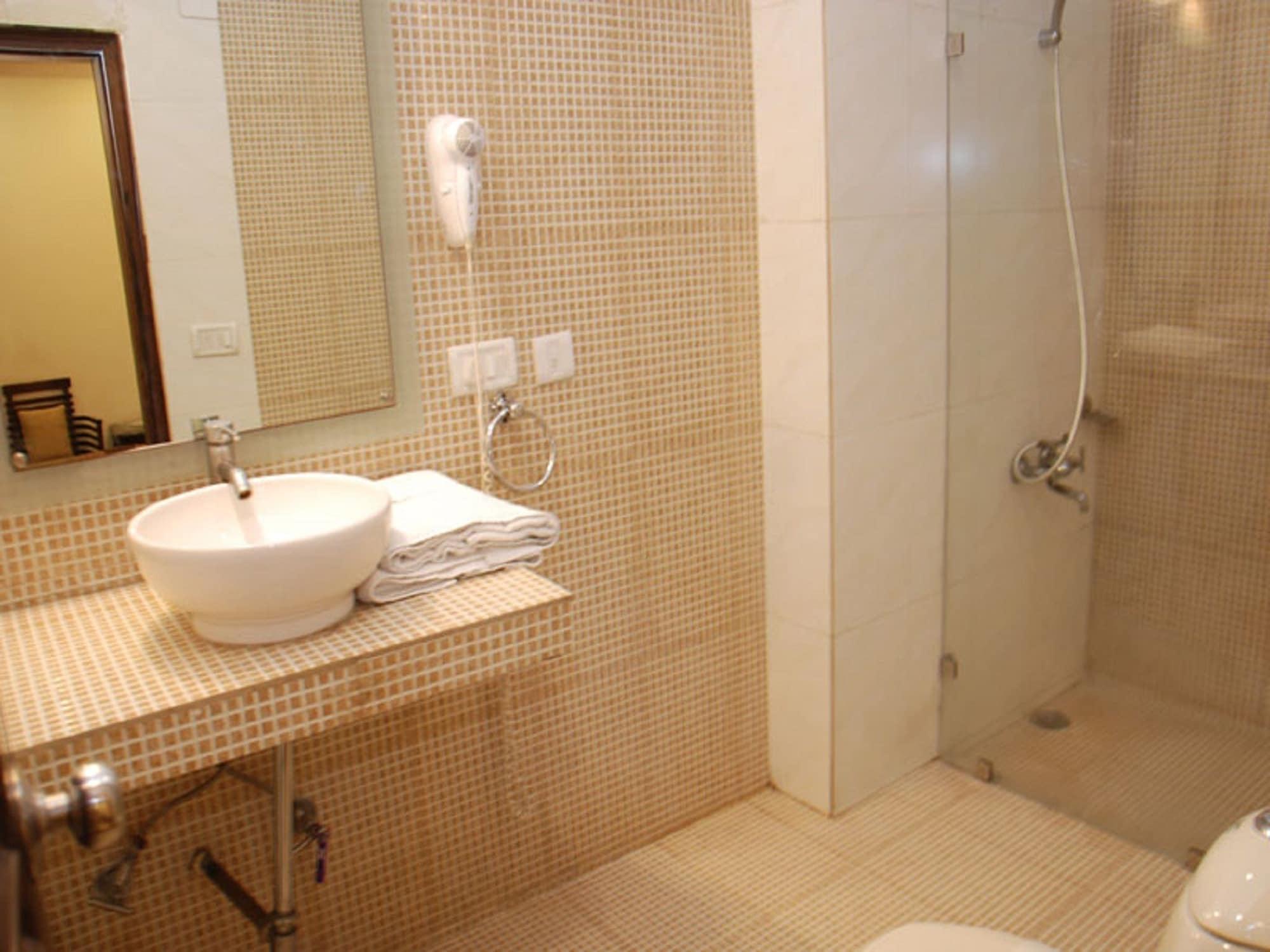 Hotel Emperor Palms New Delhi Bagian luar foto