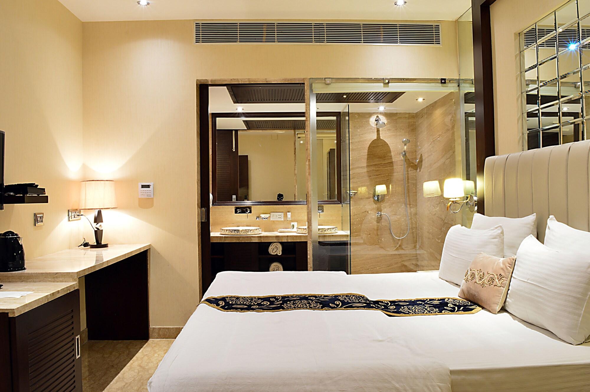 Hotel Emperor Palms New Delhi Bagian luar foto