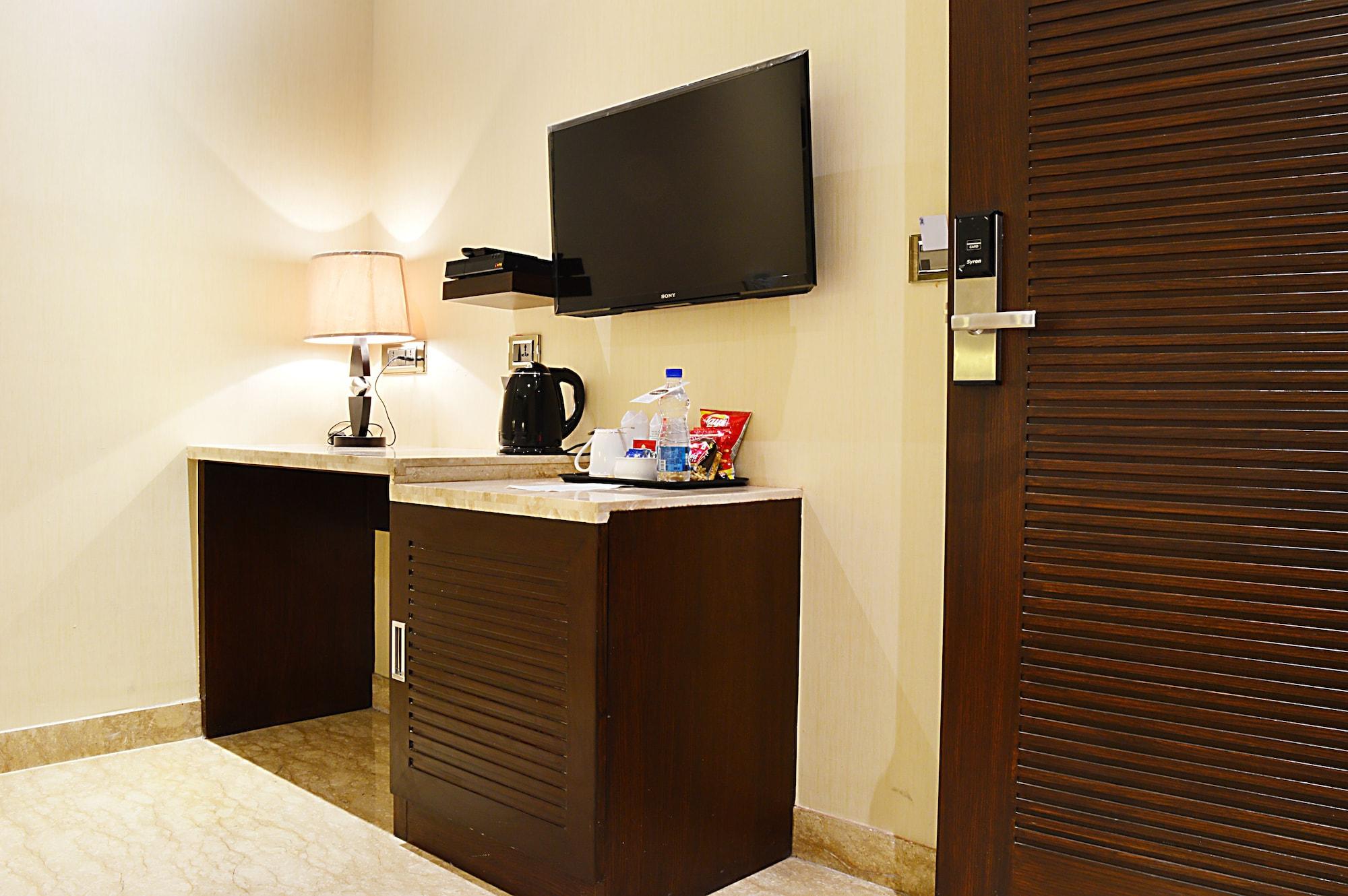 Hotel Emperor Palms New Delhi Bagian luar foto