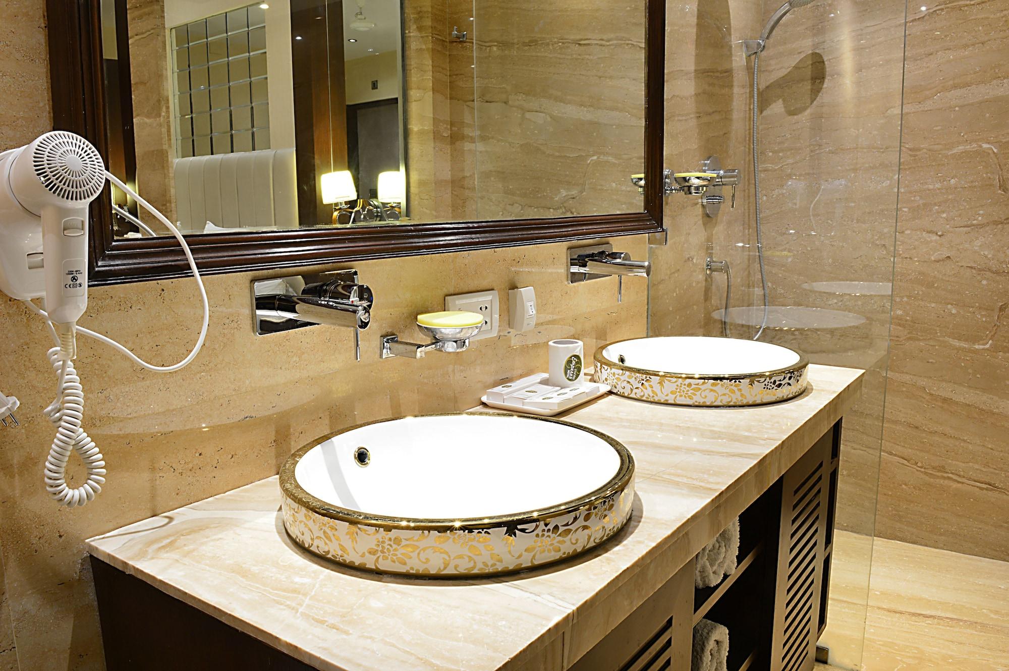 Hotel Emperor Palms New Delhi Bagian luar foto