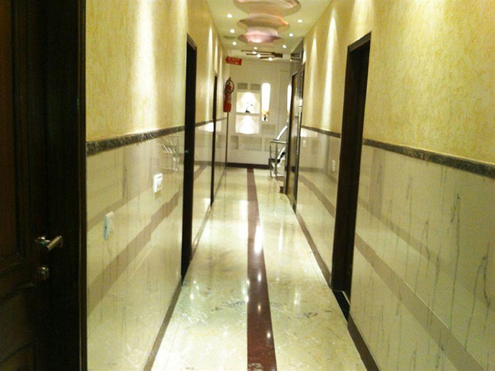 Hotel Emperor Palms New Delhi Bagian luar foto