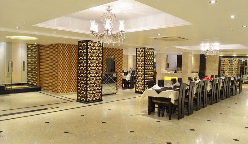Hotel Emperor Palms New Delhi Bagian luar foto