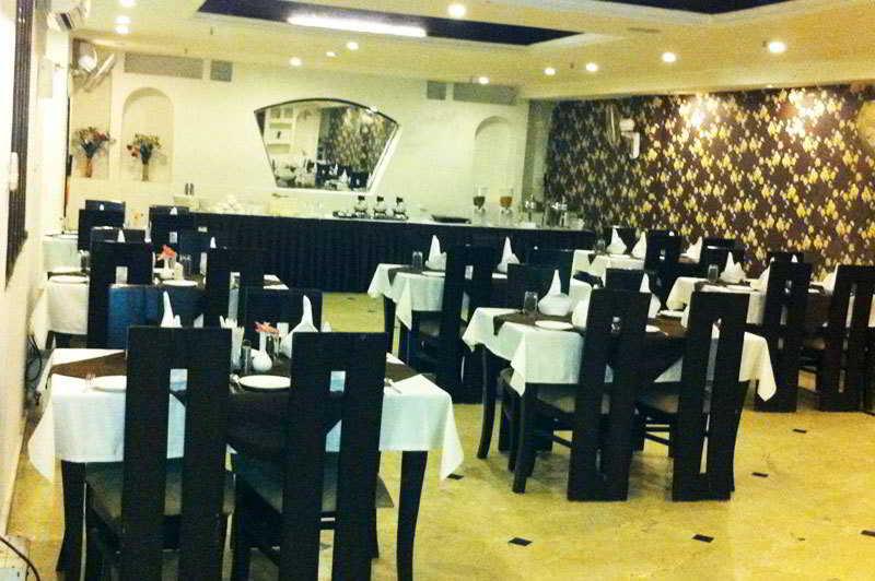 Hotel Emperor Palms New Delhi Bagian luar foto