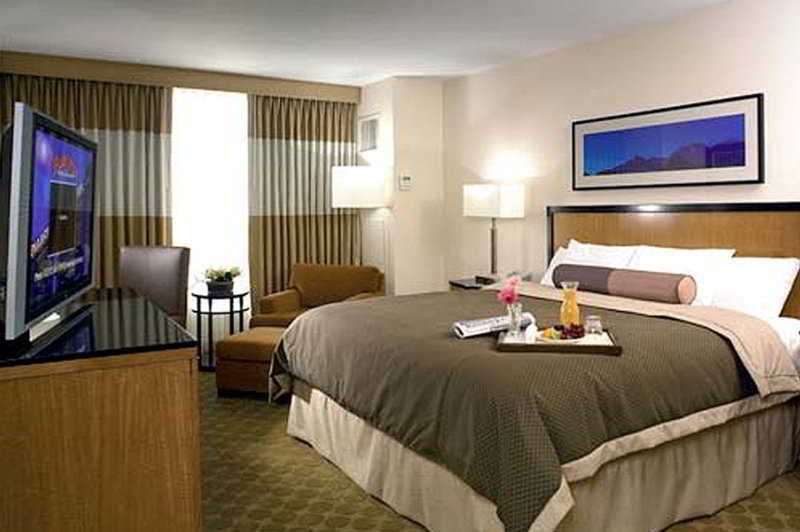 Hotel Emperor Palms New Delhi Bagian luar foto