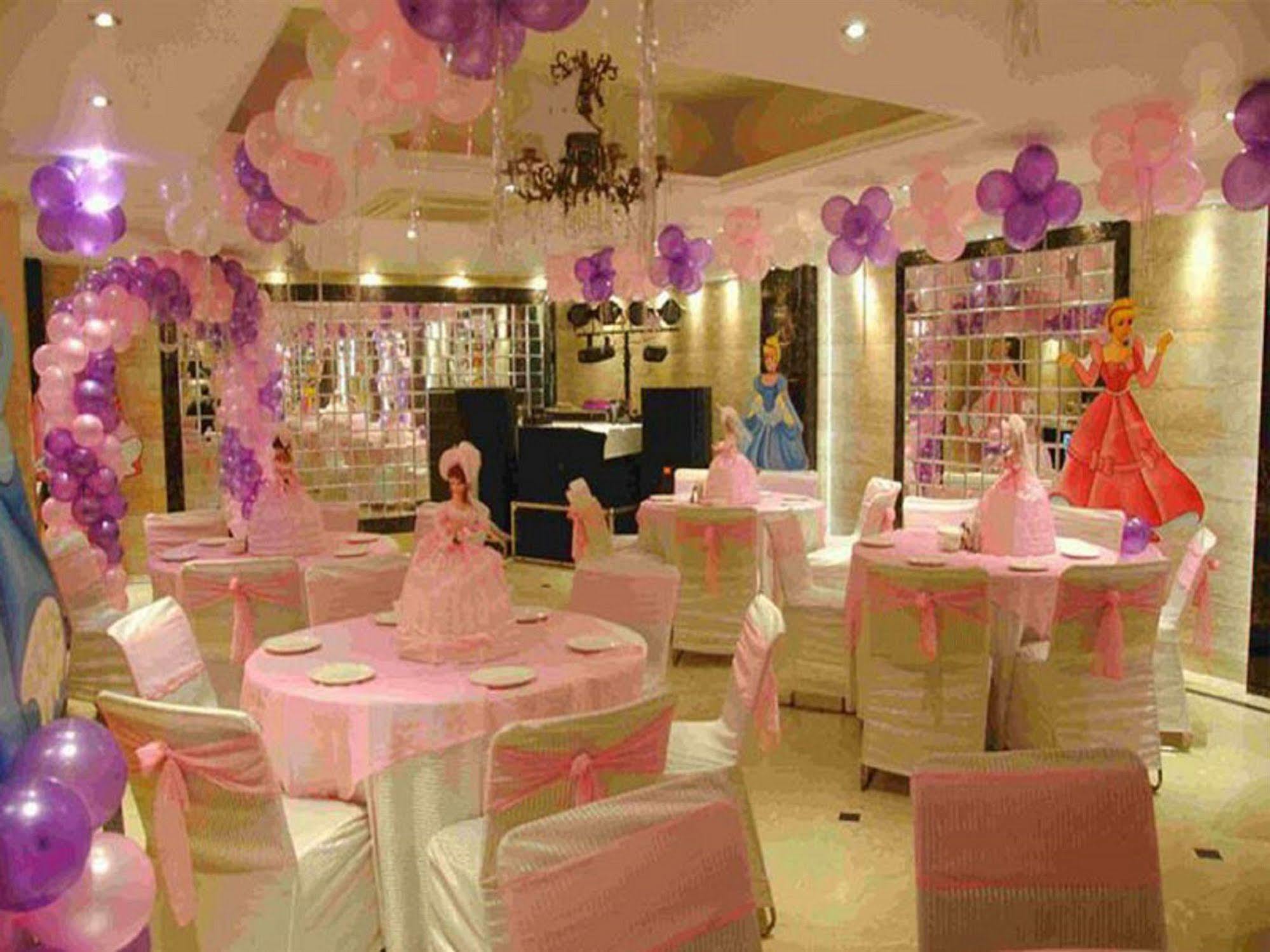Hotel Emperor Palms New Delhi Bagian luar foto
