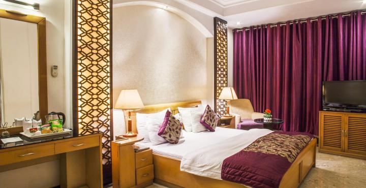 Hotel Emperor Palms New Delhi Bagian luar foto