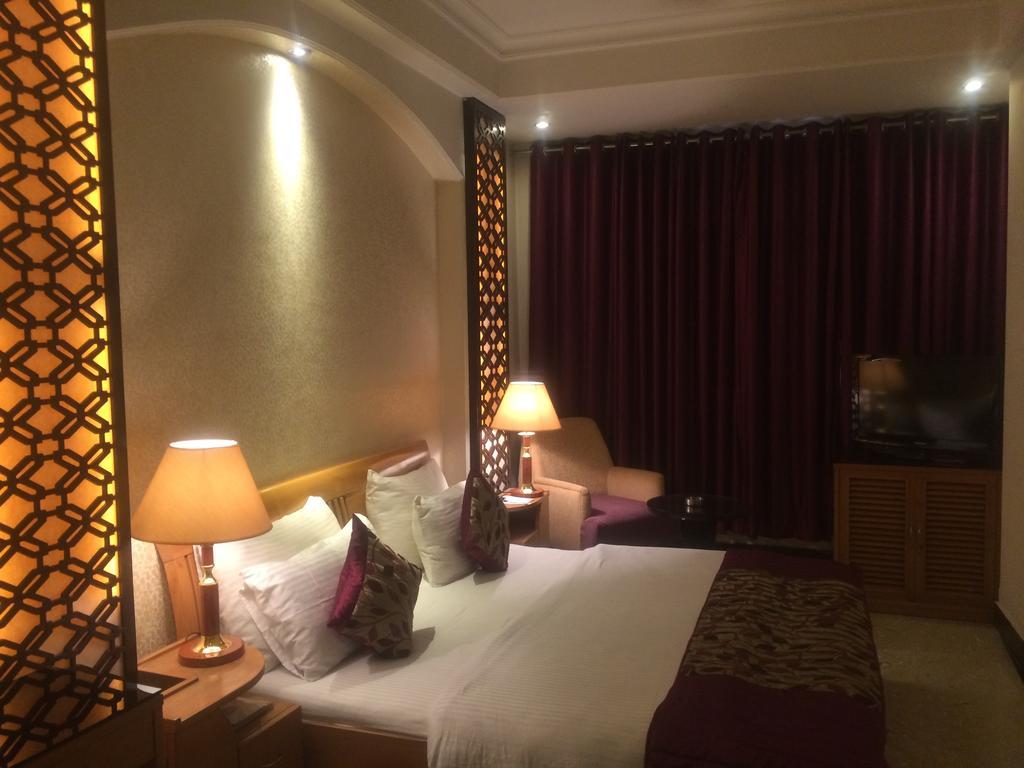 Hotel Emperor Palms New Delhi Ruang foto