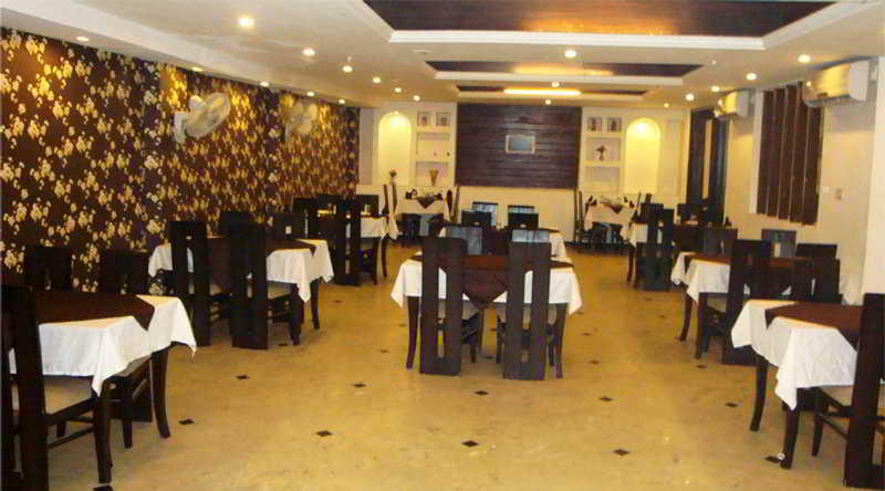 Hotel Emperor Palms New Delhi Bagian luar foto